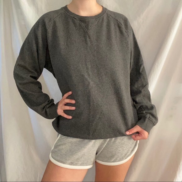 NWOT Reebok Fleece Lined Gray Crewneck - Picture 3 of 9